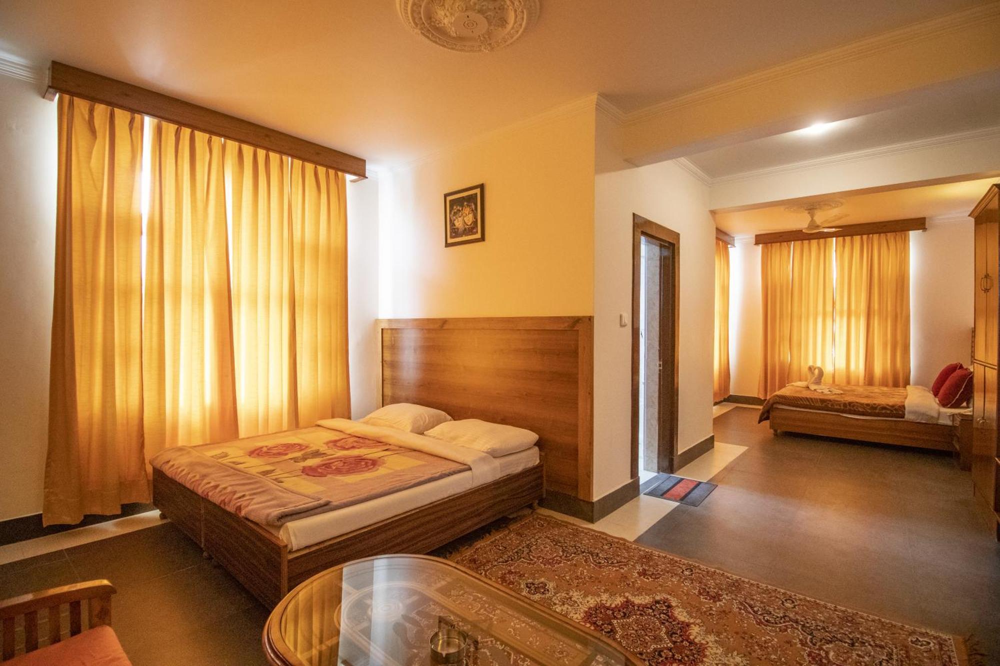 Wow Stayz2 Hotel The Lodge Dharamshala Exterior photo