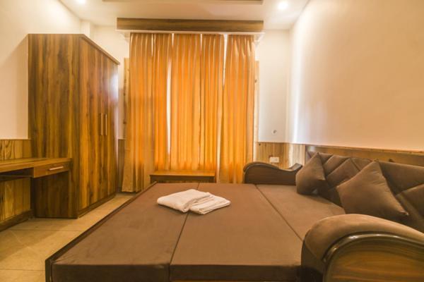 Wow Stayz2 Hotel The Lodge Dharamshala Exterior photo