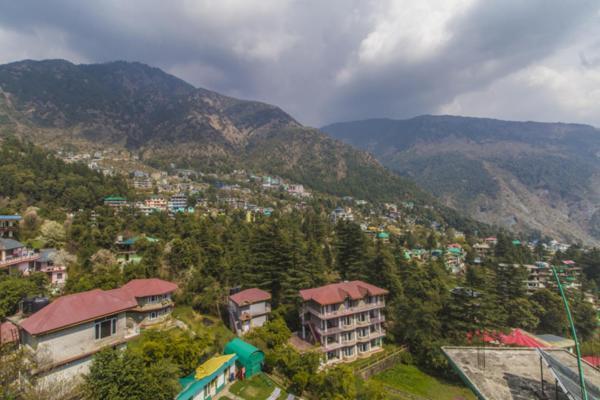 Wow Stayz2 Hotel The Lodge Dharamshala Exterior photo