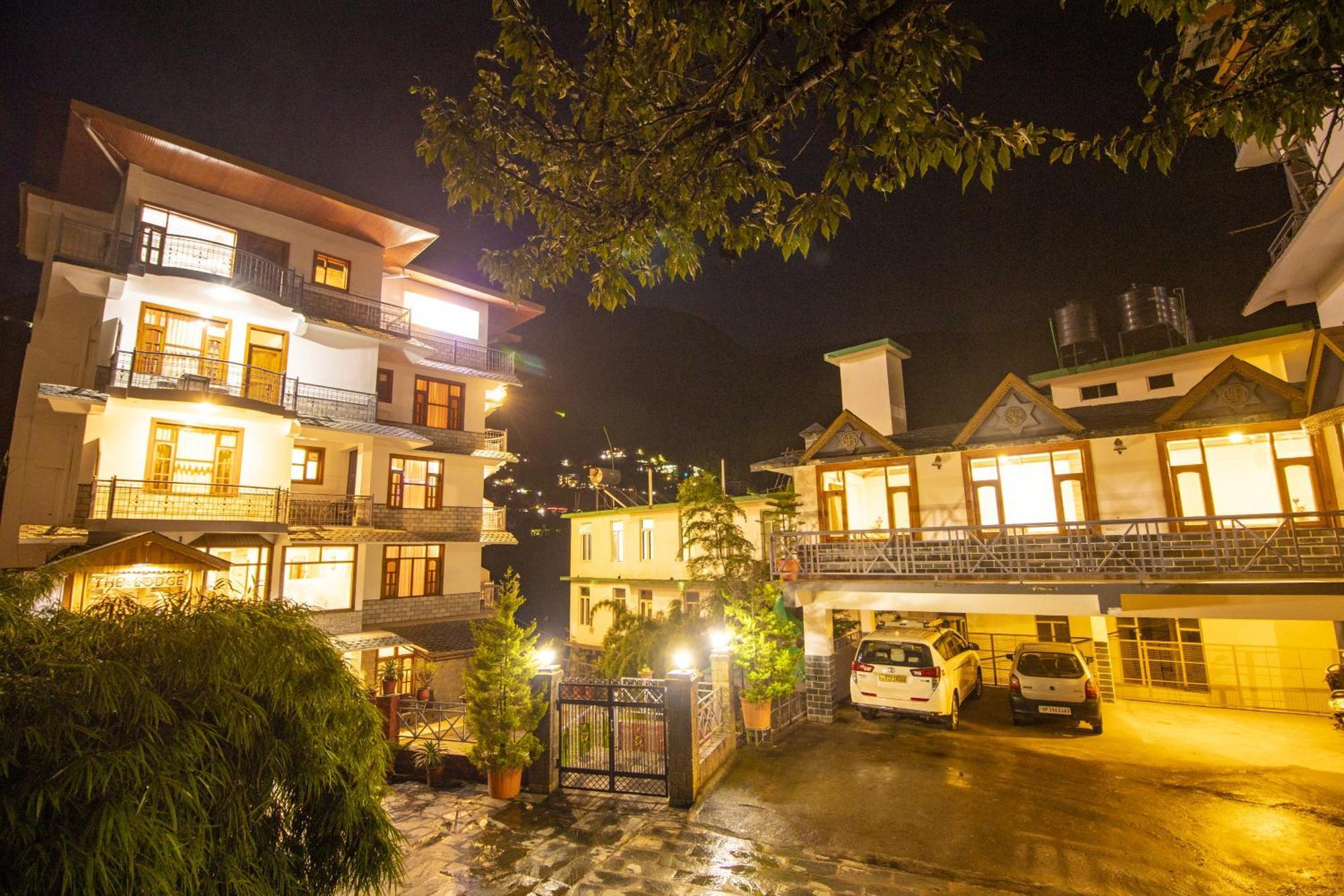 Wow Stayz2 Hotel The Lodge Dharamshala Exterior photo