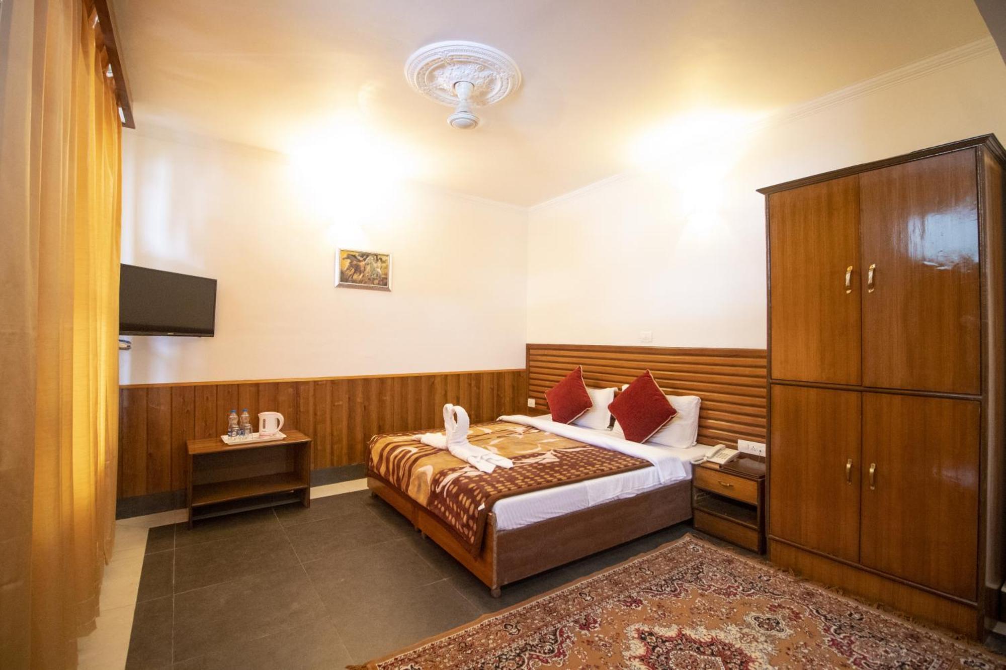 Wow Stayz2 Hotel The Lodge Dharamshala Exterior photo