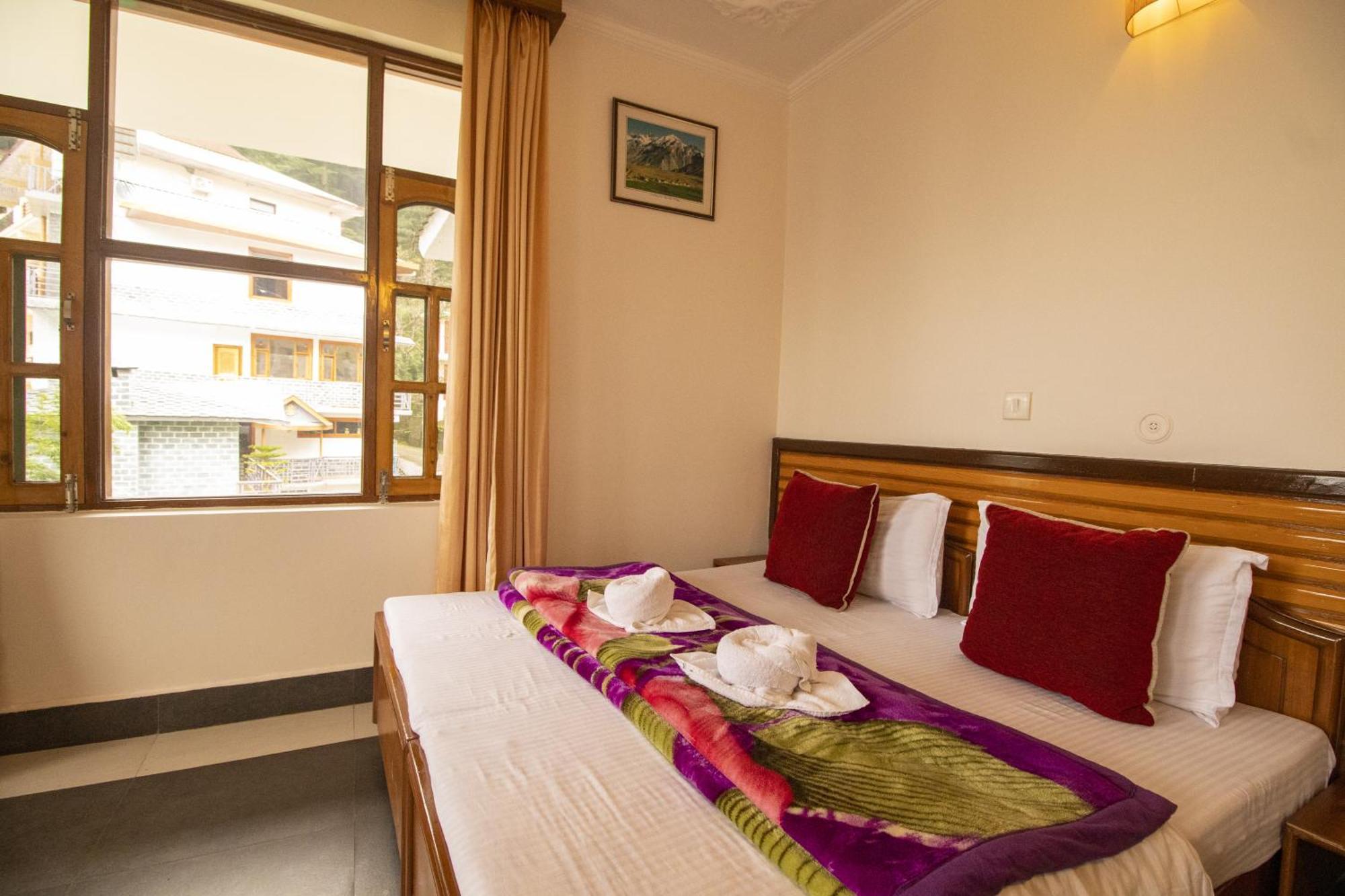 Wow Stayz2 Hotel The Lodge Dharamshala Exterior photo